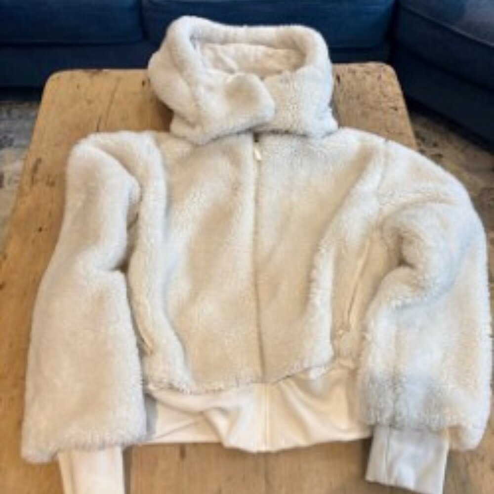 Alo Foxy Shearling Coat - Picture 5 of 5